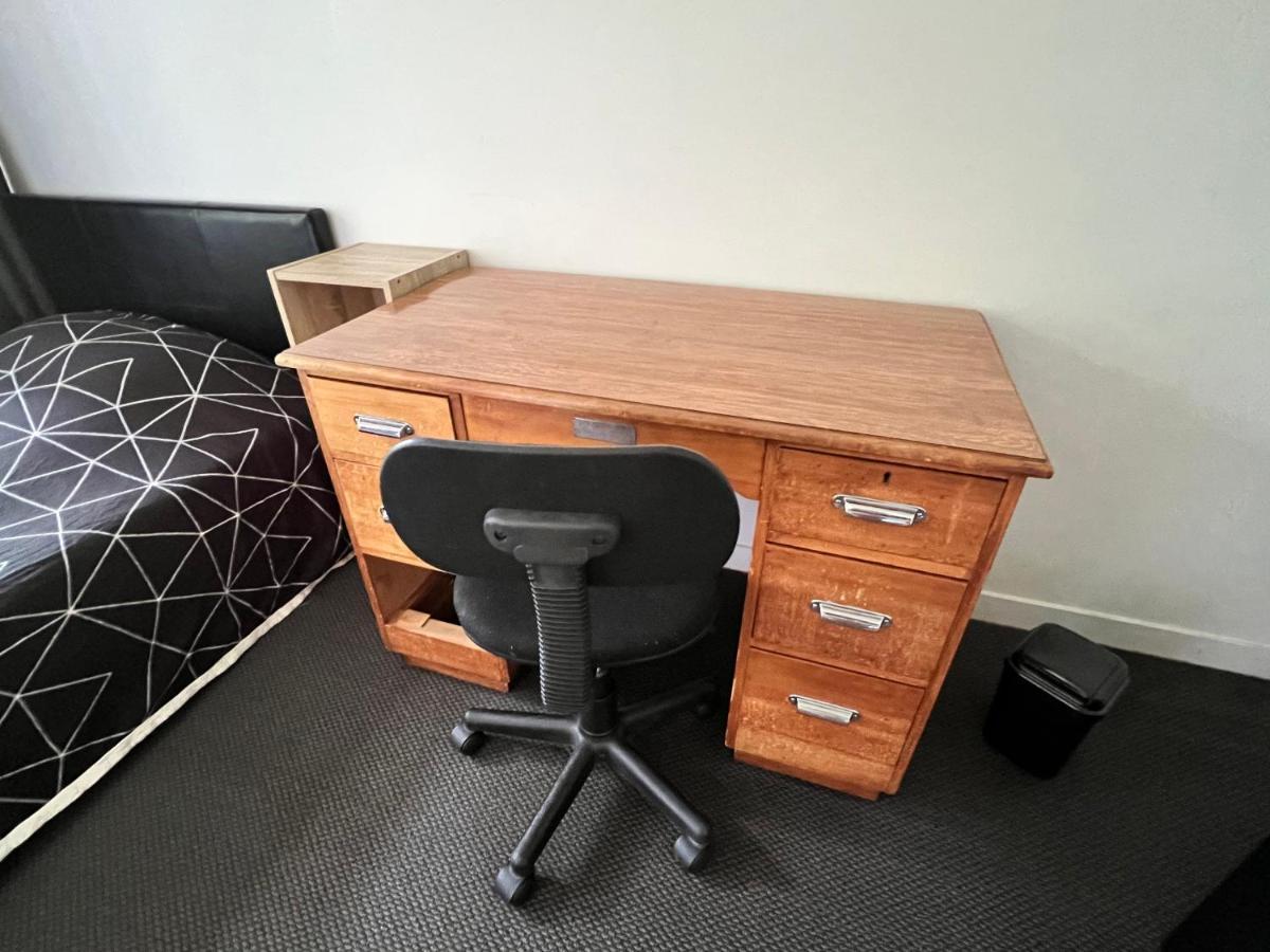 Single Room #1 Or #3 - Homestay Family Home - No Breakfast Hamilton Exteriör bild